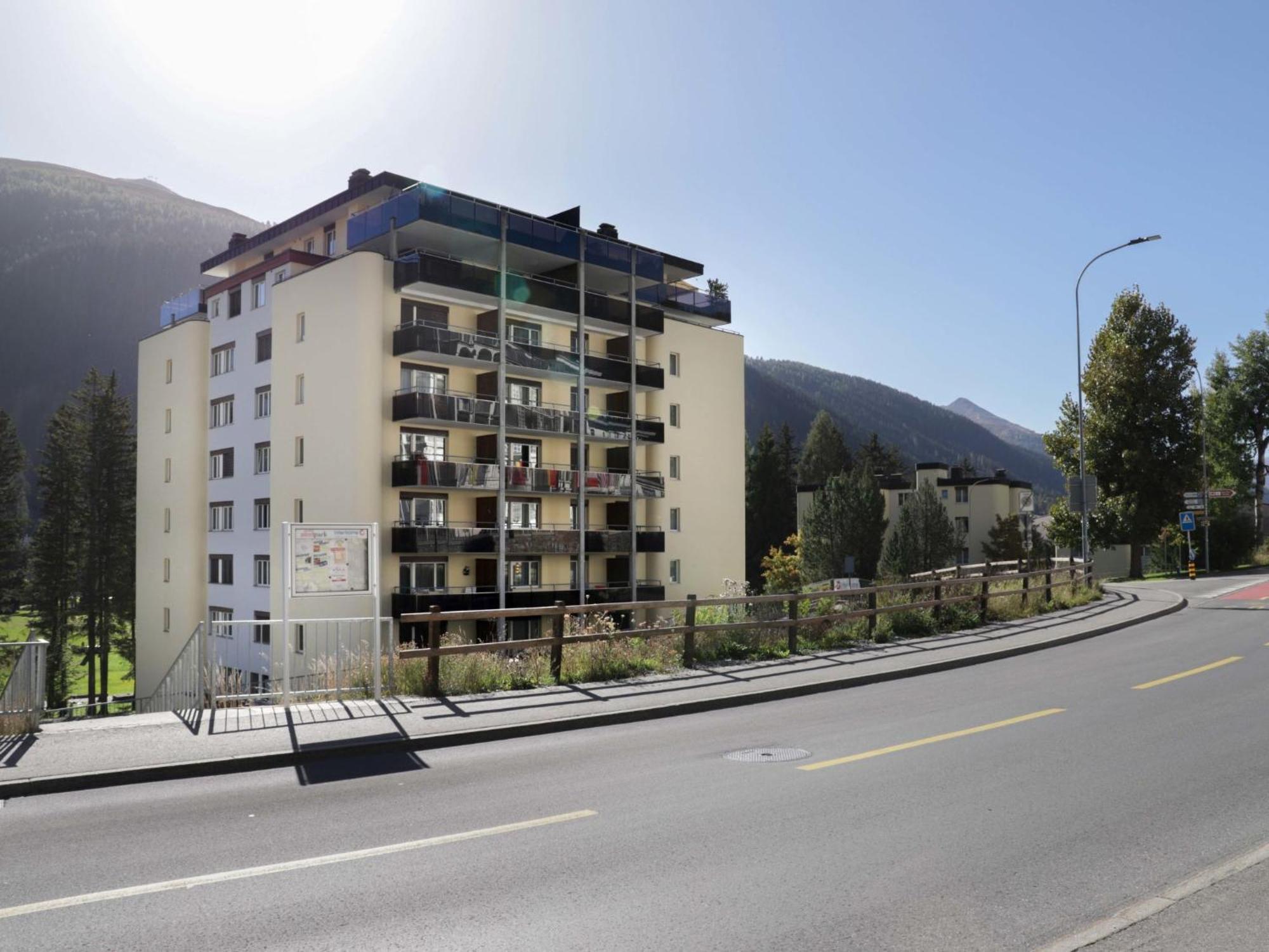 Apartment Allod-Park-50 By Interhome Давос Екстериор снимка